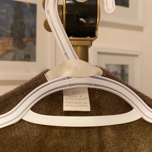 H&M V Neck Sweater - Picture 3 of 3